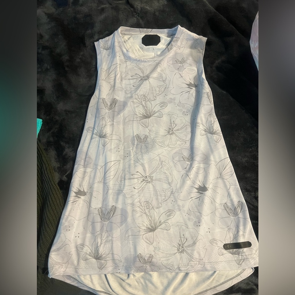 Under armour tank